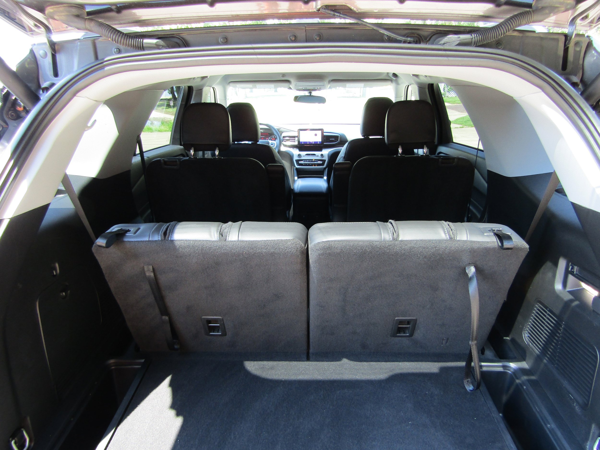 Used 2024 Ford Explorer XLT w/ Equipment Group 202A AWD/4WD image 16