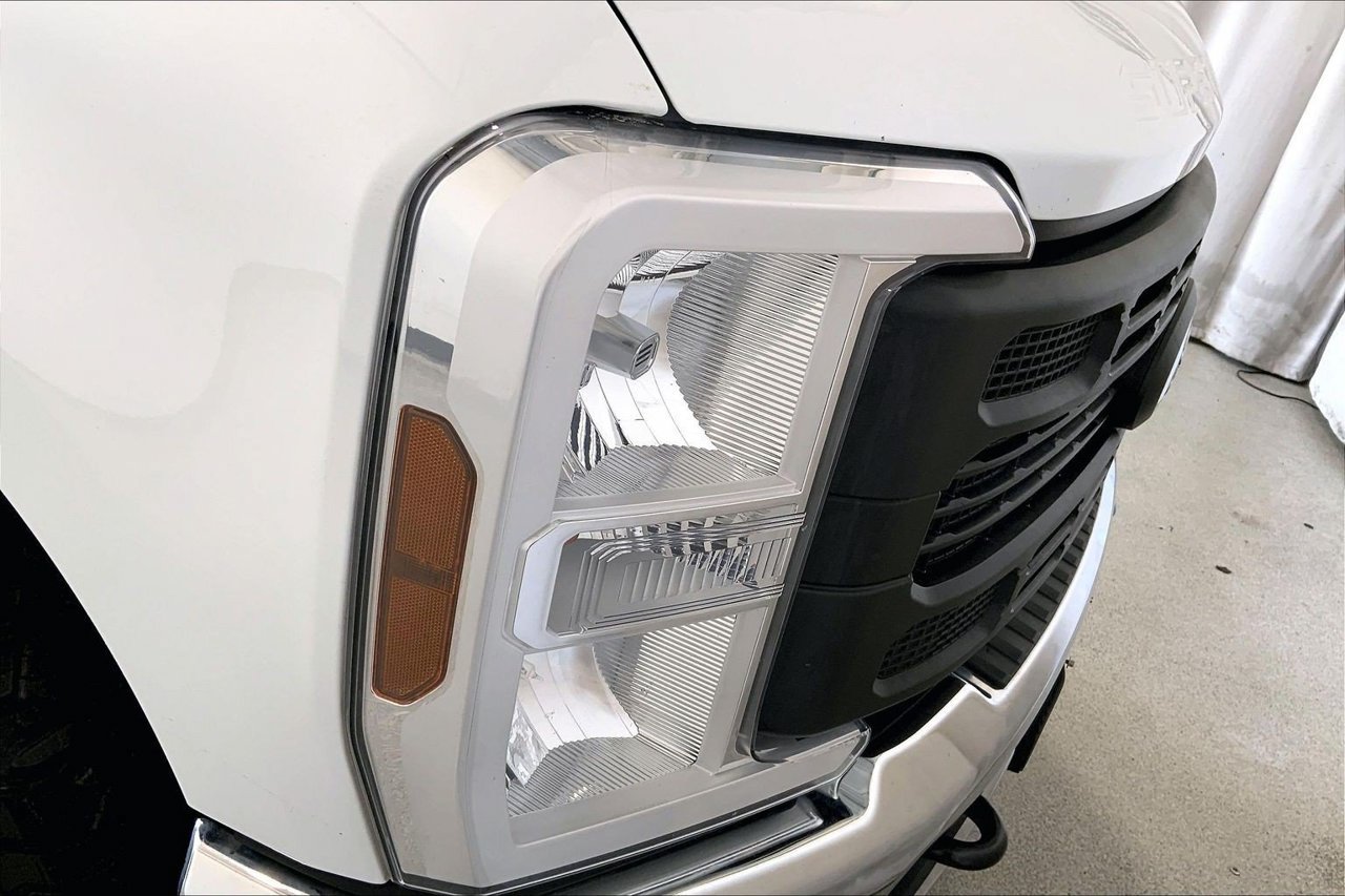 Used 2025 Ford F350 XL w/ XL Driver Assist Package AWD/4WD image 28