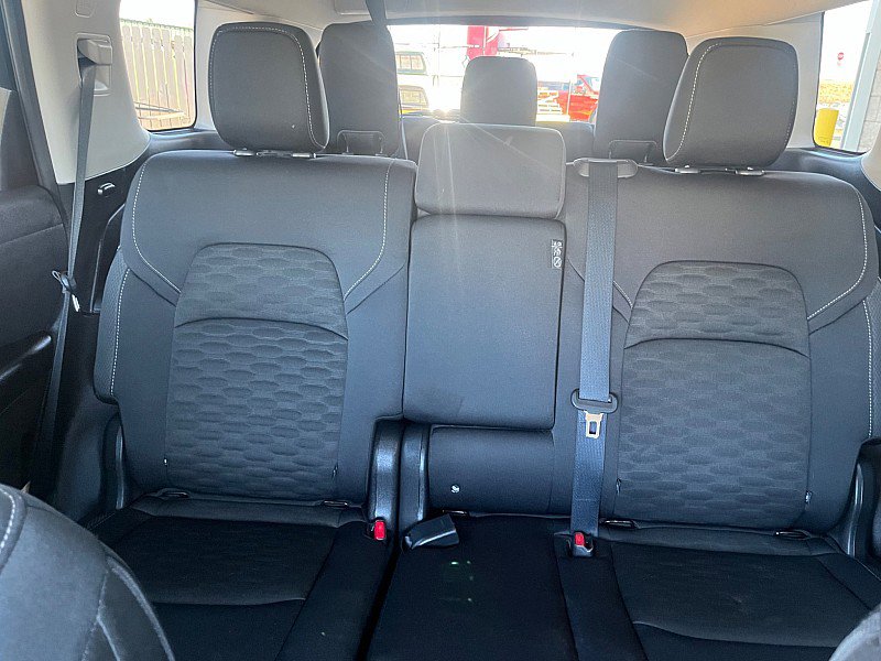 Used 2024 Nissan Pathfinder SV image 40