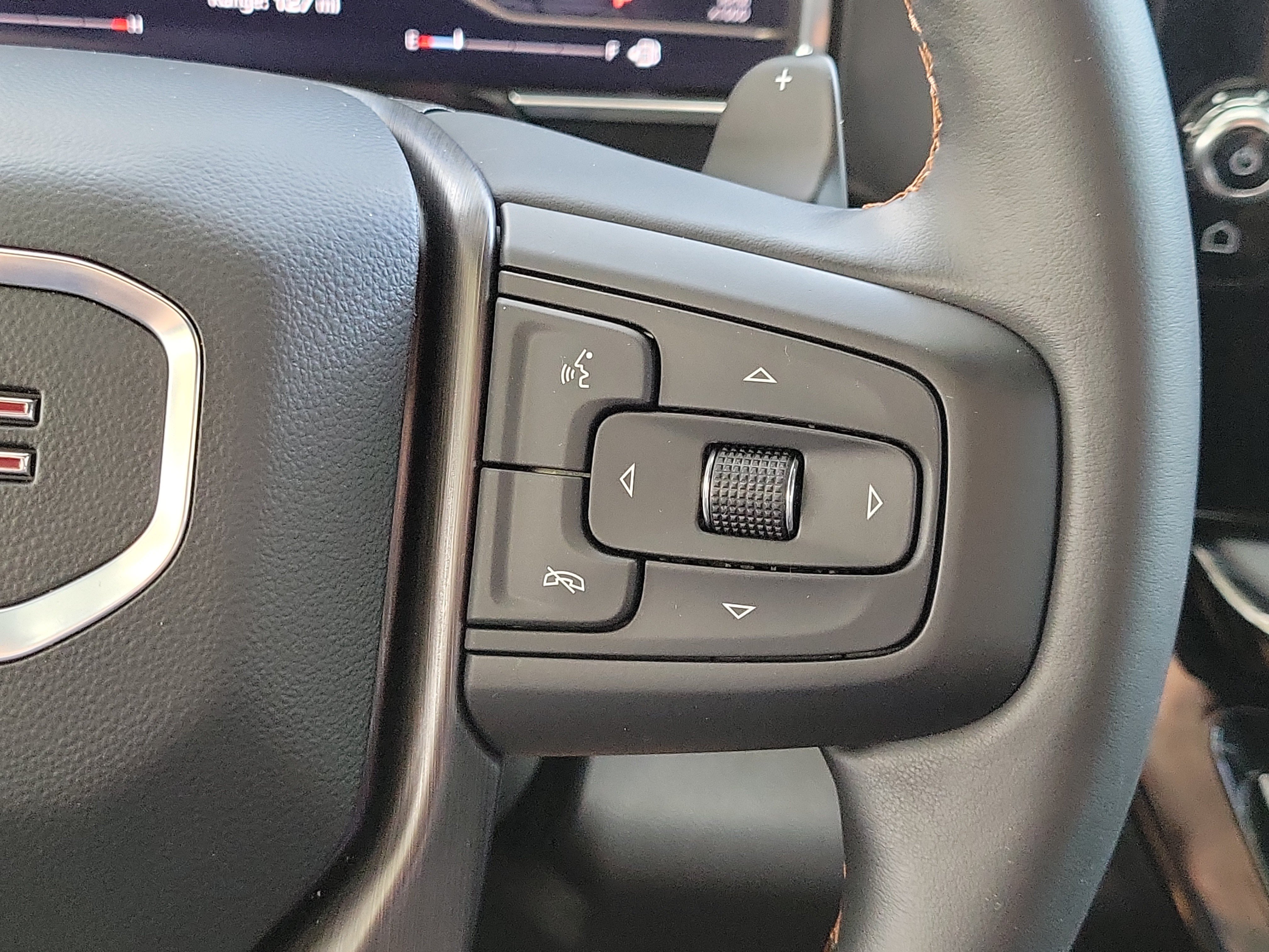 Used 2025 GMC Sierra 1500 AT4 w/ AT4 Premium Package AWD/4WD image 17