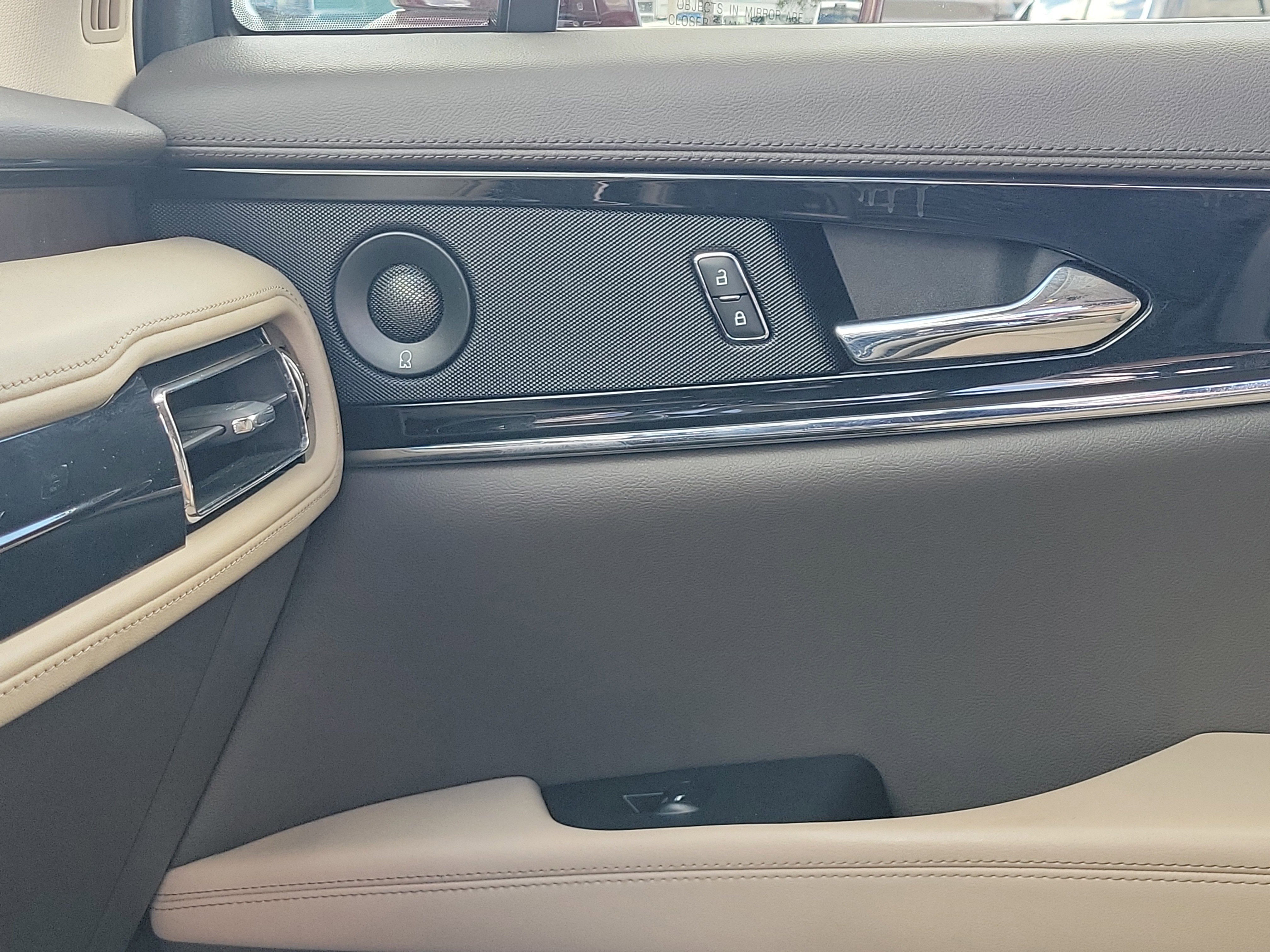 Used 2022 Lincoln Nautilus Reserve w/ Equipment Group 201A image 31