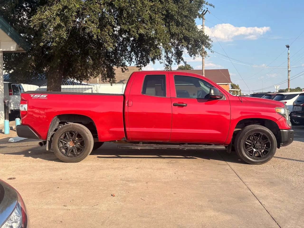 Used 2019 Toyota Tundra SR RWD image 2
