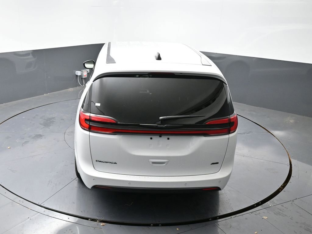 New 2026 Chrysler Pacifica Select image 31