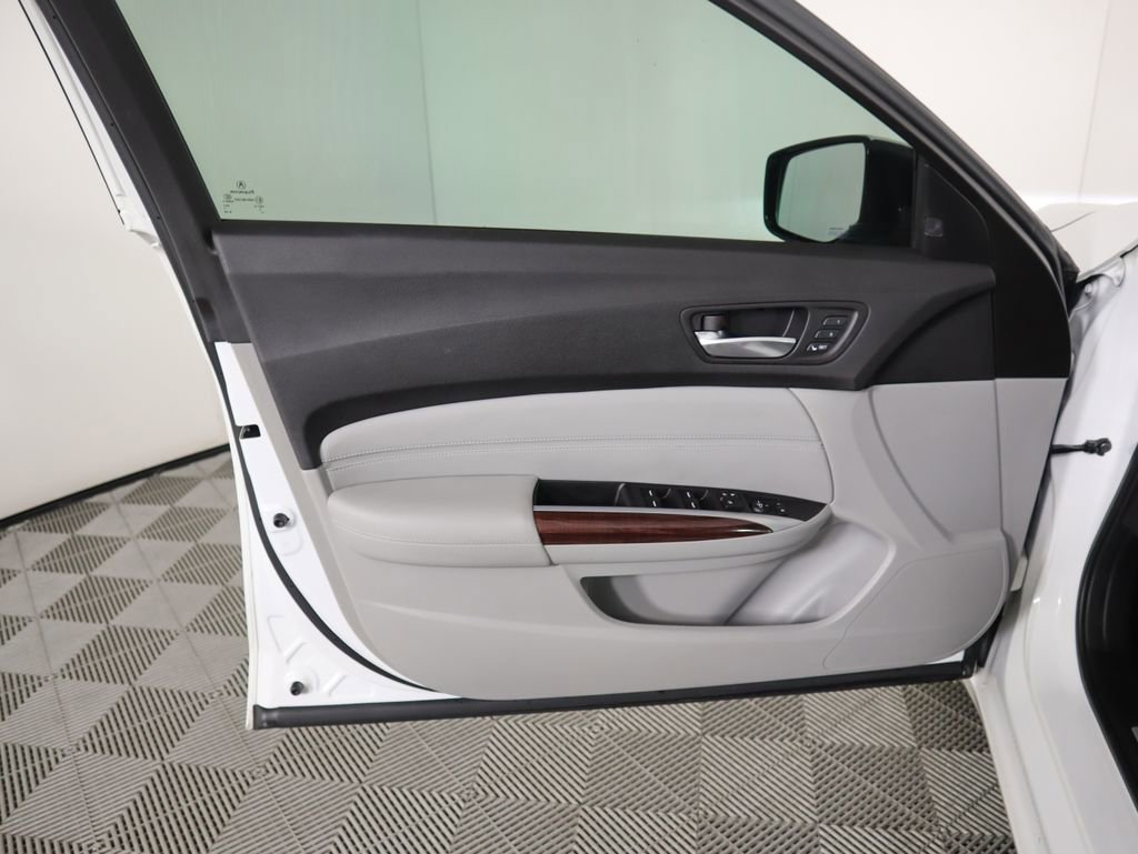 Used 2015 Acura TLX w/ Technology Package image 24