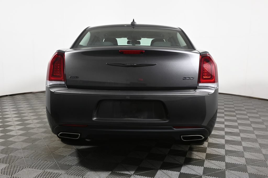 Used 2022 Chrysler 300 Touring w/ Sport Appearance Package AWD/4WD image 10