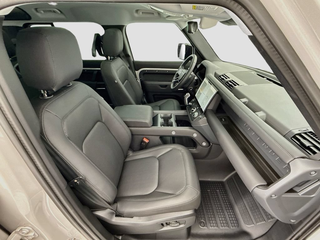 Certified 2026 Land Rover Defender 110 S AWD/4WD image 19
