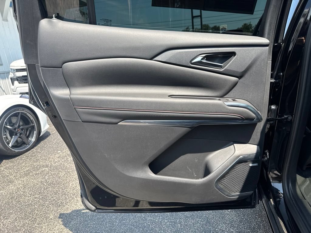 Used 2024 Chevrolet Traverse RS w/ LPO, Floor Liner Package AWD/4WD image 16