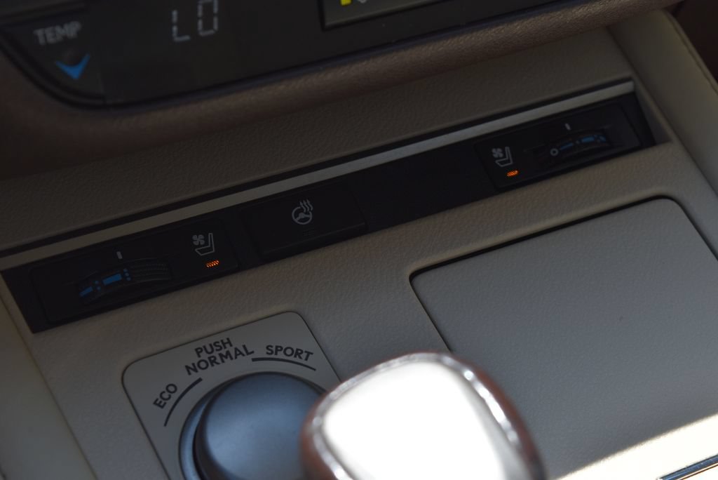 Used 2017 Lexus ES 350 w/ Navigation System Package FWD image 19