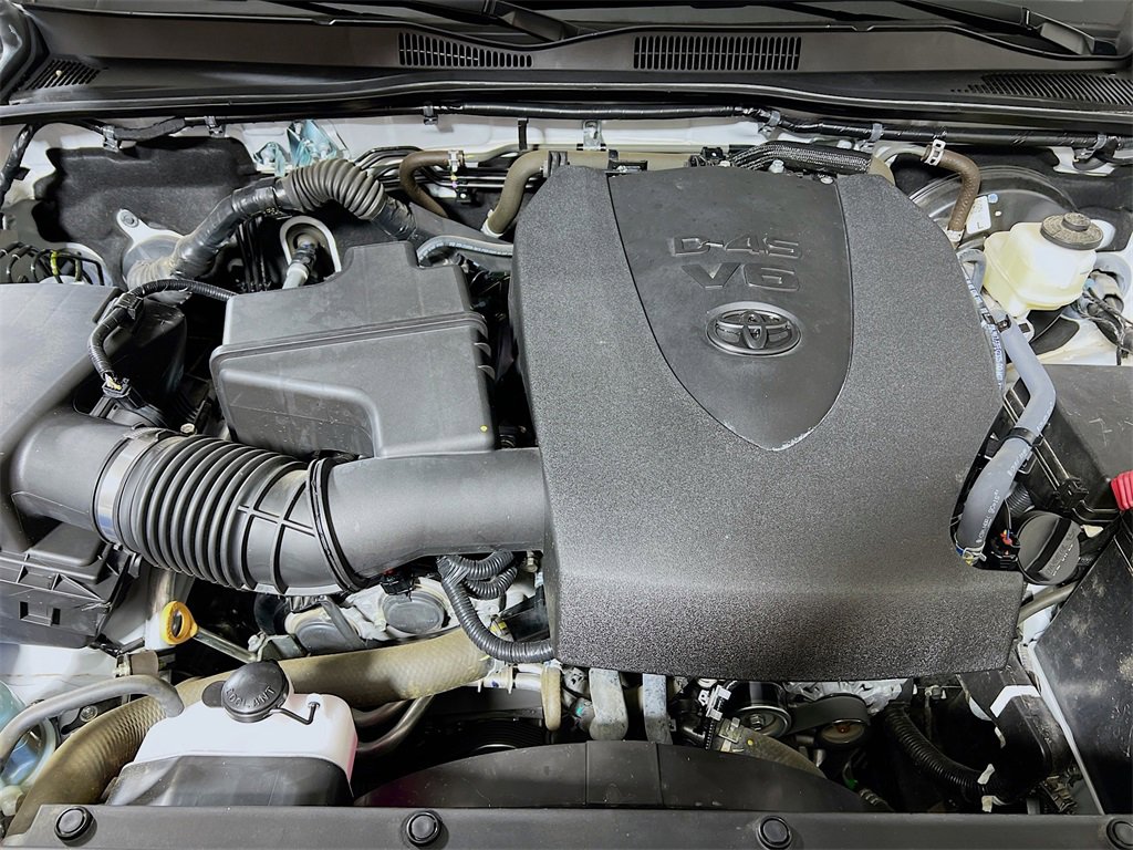 Certified 2022 Toyota Tacoma SR5 image 26