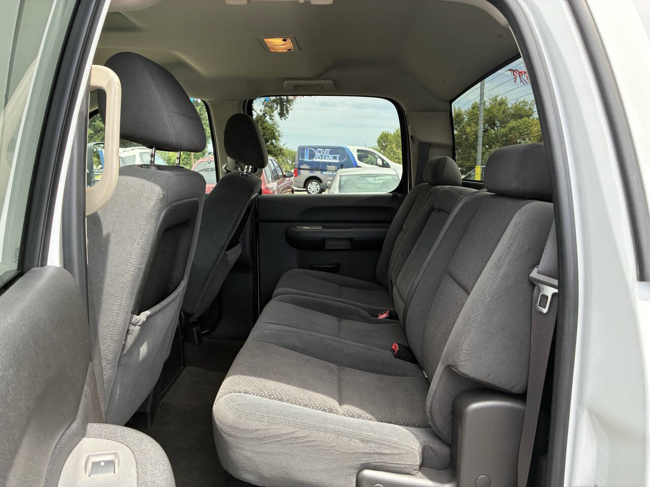 Used 2007 Chevrolet Silverado 2500 LT w/ 1LT Convenience Package AWD/4WD image 4