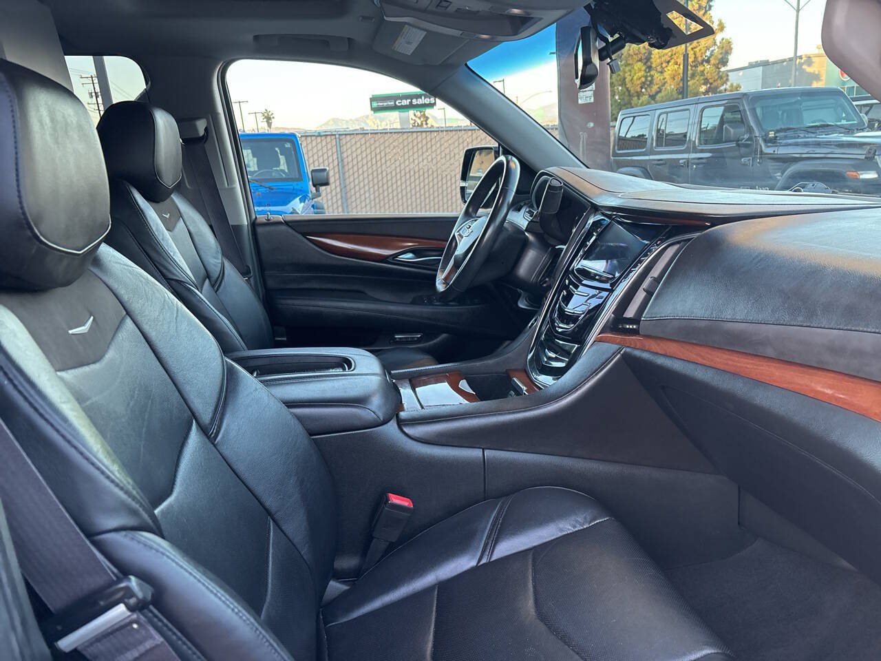 Used 2016 Cadillac Escalade ESV Premium AWD/4WD image 36