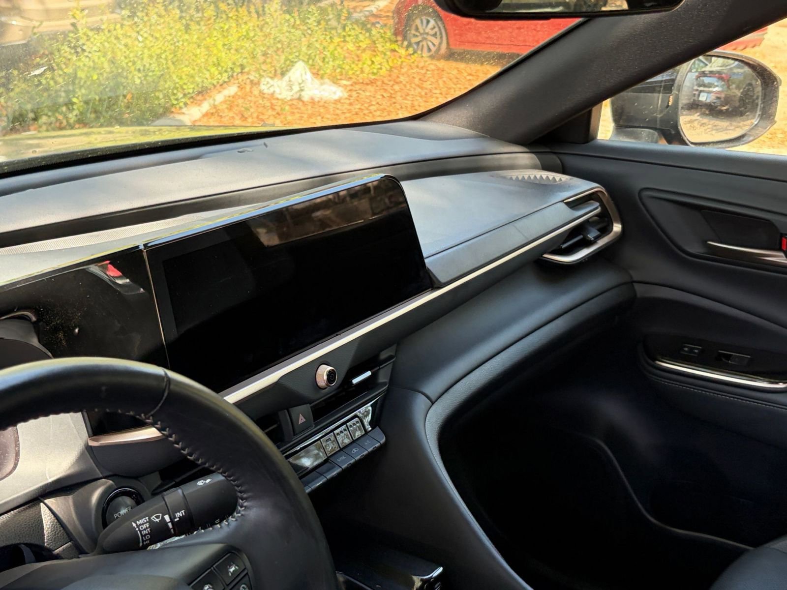 Used 2025 Toyota Crown XLE image 31