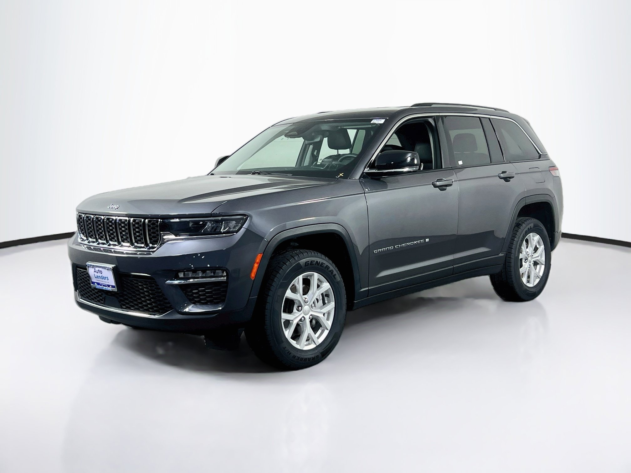 Used 2023 Jeep Grand Cherokee Limited AWD/4WD image 1