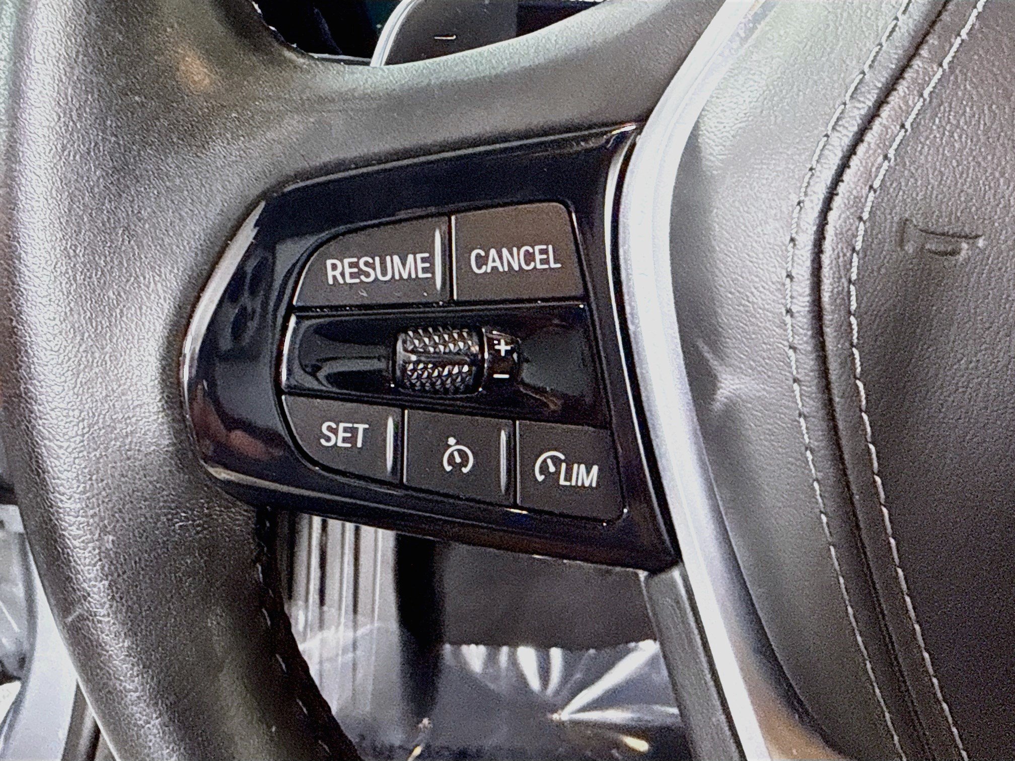 Used 2023 BMW 530i w/ Convenience Package RWD image 14