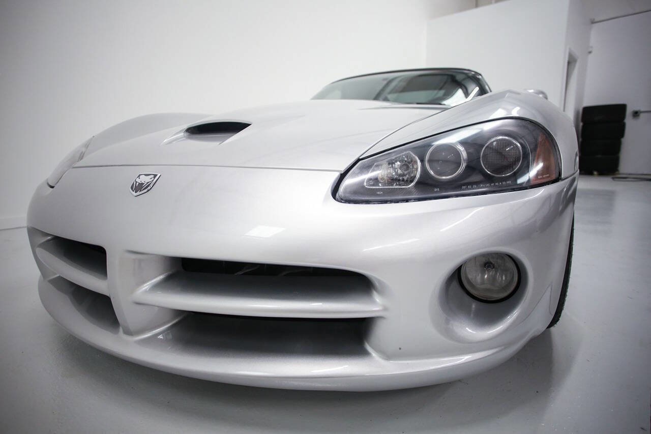 Used 2003 Dodge Viper SRT-10 RWD image 12