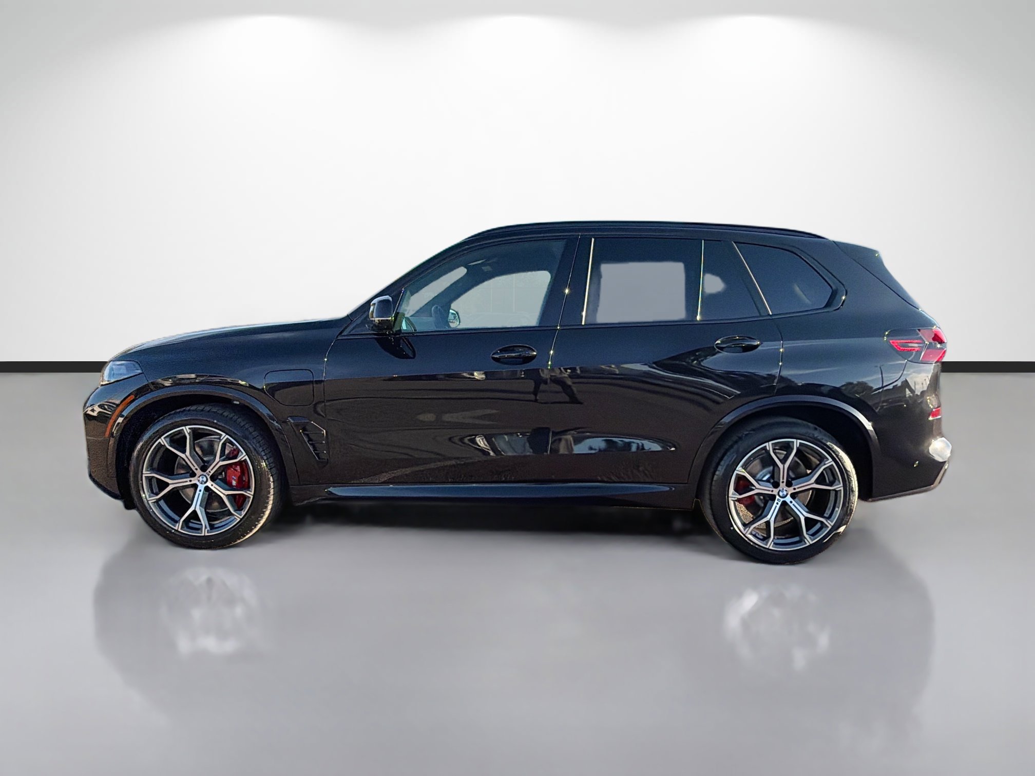 New 2026 BMW X5 xDrive50e w/ Executive Package image 6