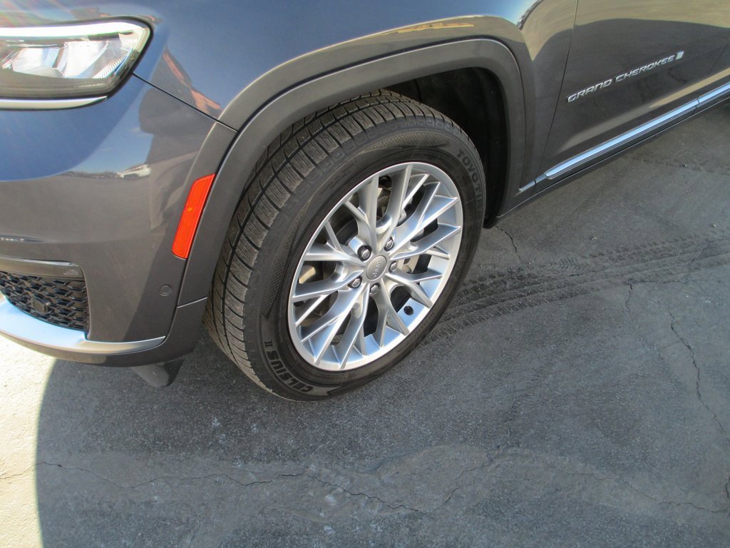 Used 2024 Jeep Grand Cherokee L Summit image 12