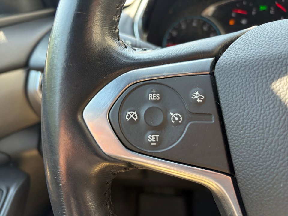 Used 2022 Chevrolet Traverse LT AWD/4WD image 23