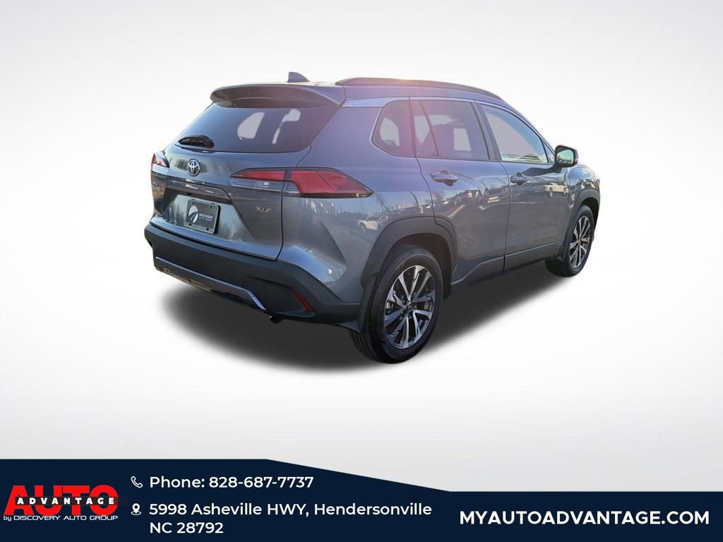 Used 2023 Toyota Corolla Cross XLE w/ Convenience Package image 6