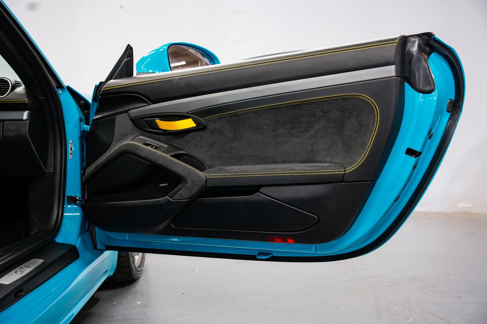 Used 2021 Porsche 718 Cayman GT4 RWD image 21