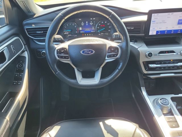 Used 2022 Ford Explorer XLT w/ Equipment Group 202A image 13