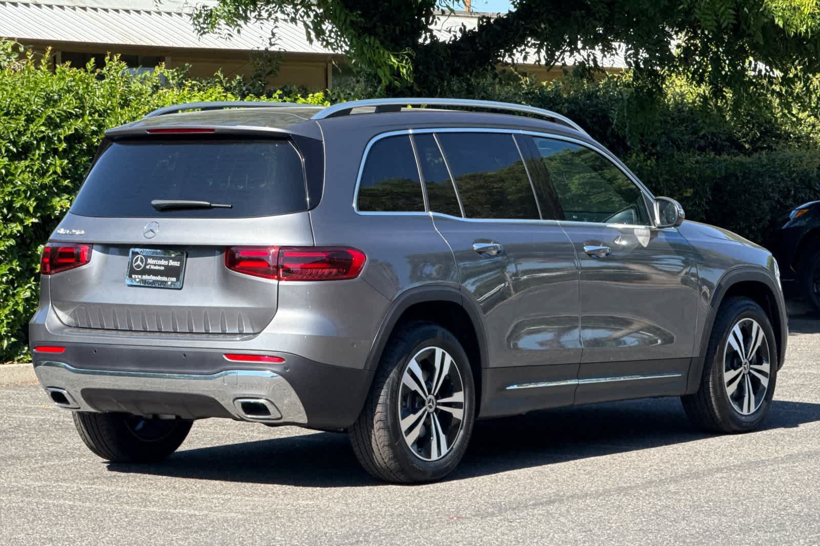 New 2026 Mercedes-Benz GLB 250 image 3