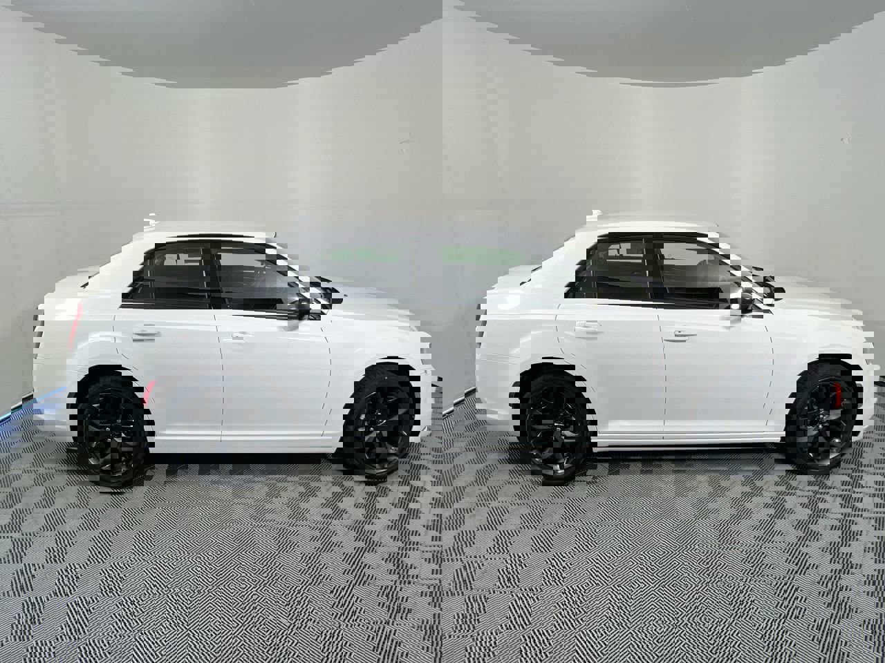 Used 2023 Chrysler 300 Touring w/ Sport Appearance Package image 2