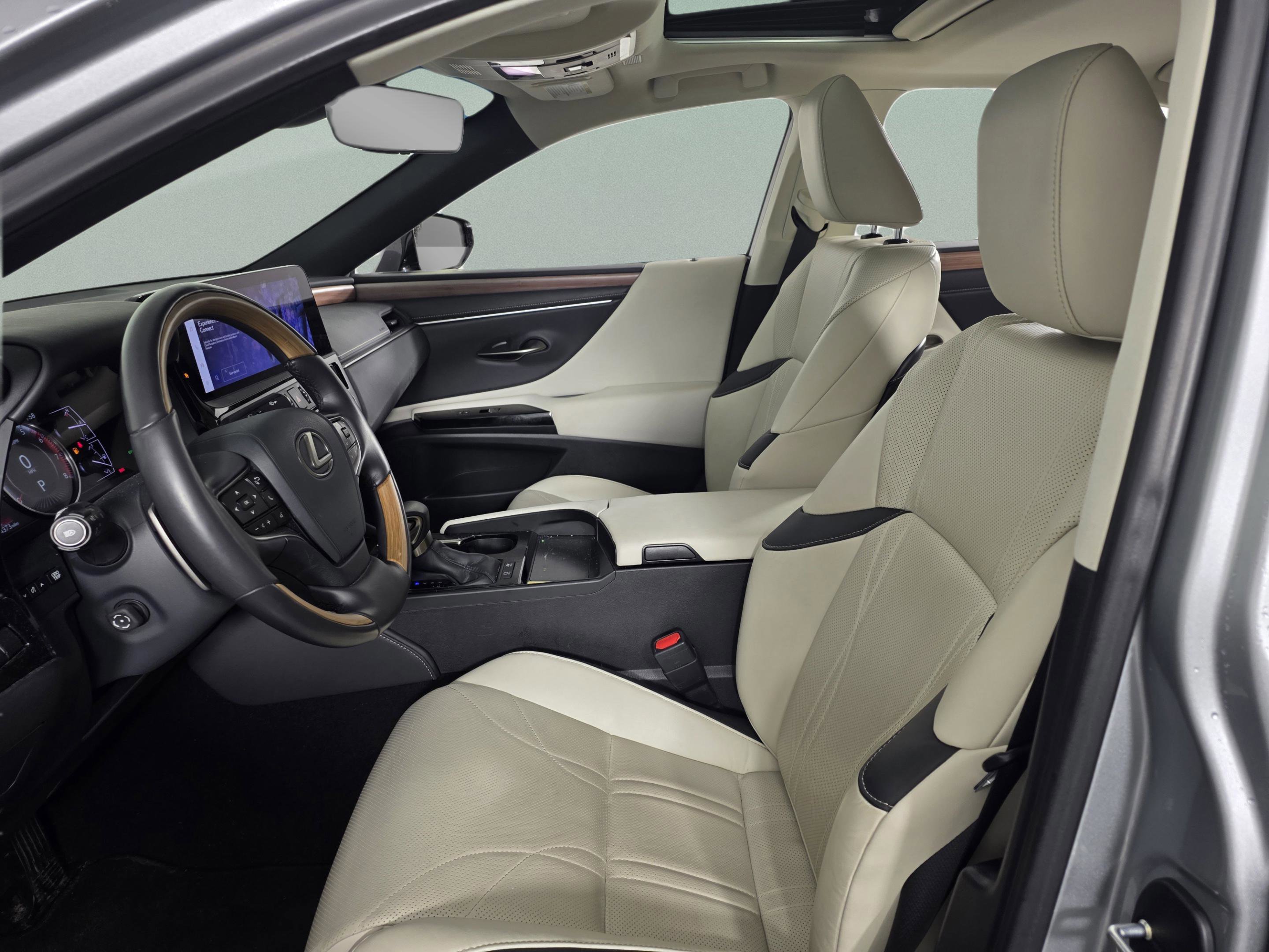 Certified 2025 Lexus ES 300h w/ Technology Package image 12