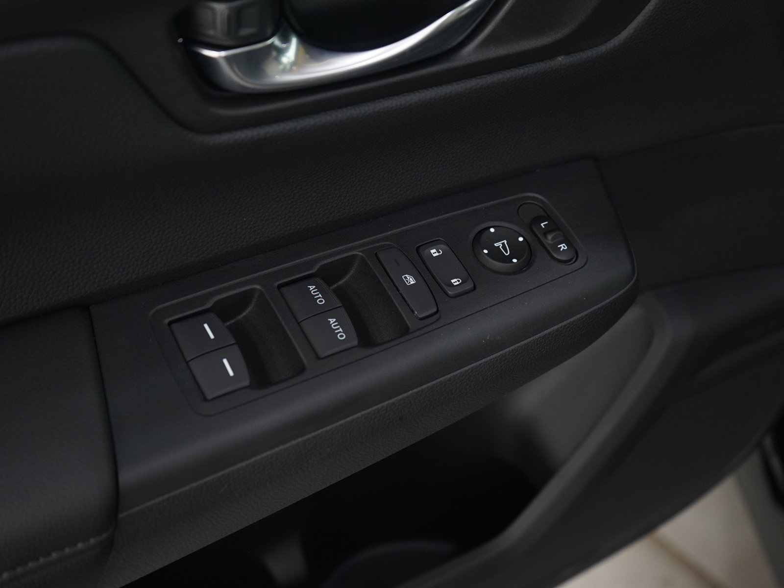 Used 2025 Honda CR-V EX image 20