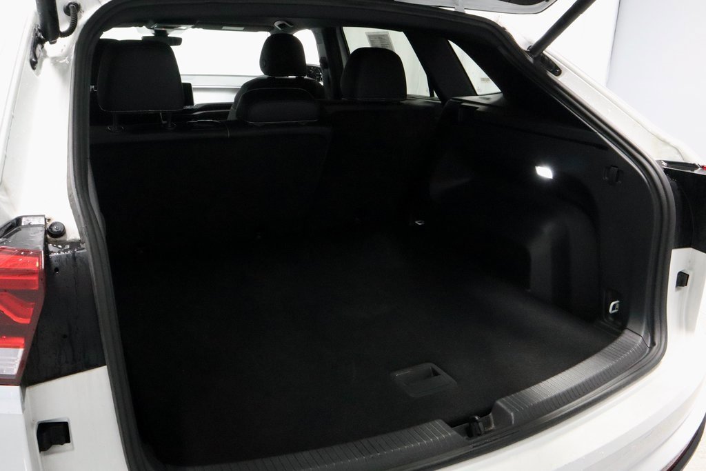 Used 2025 Volkswagen Atlas Cross Sport SE image 12