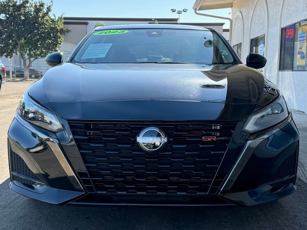 Used 2023 Nissan Altima 2.5 SR image 11