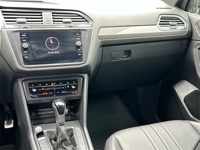 Used 2023 Volkswagen Tiguan SE R-Line image 24