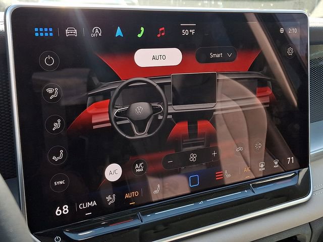 Used 2025 Volkswagen Tiguan SE w/ Panoramic Sunroof Package image 16