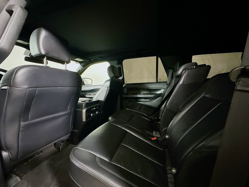 Used 2020 Ford Expedition XLT w/ Equipment Group 202A RWD image 13