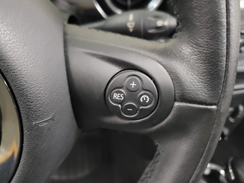 Used 2013 MINI Cooper Convertible image 40