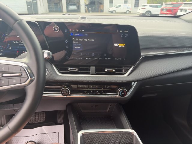 Used 2025 Chevrolet Equinox LT AWD/4WD image 17