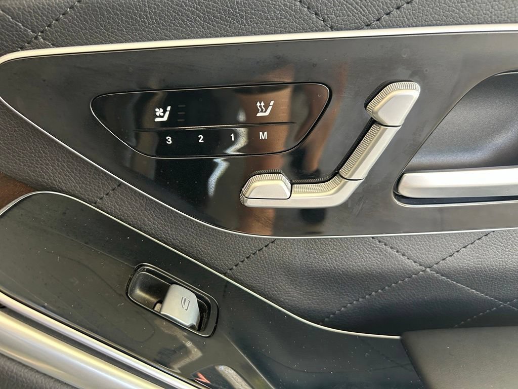 Used 2022 Mercedes-Benz S 580 4MATIC Sedan w/ Rear Seat Package image 27