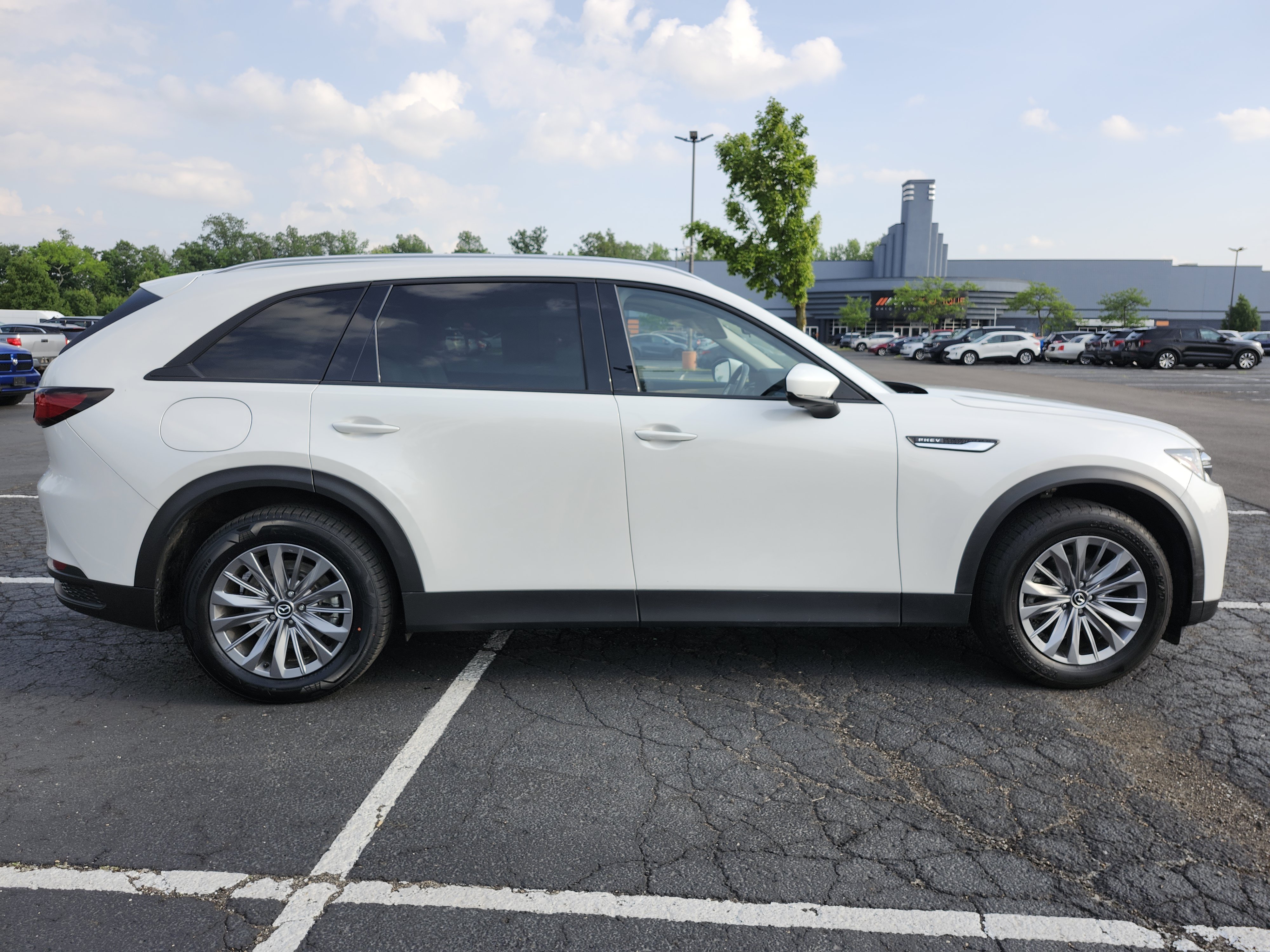 Used 2024 MAZDA CX-90 Plug-In Hybrid w/ Preferred AWD/4WD image 18