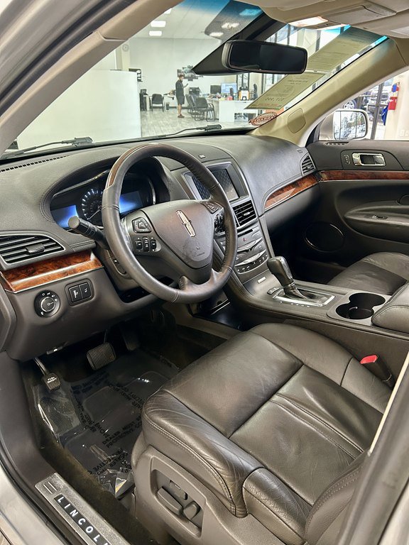 Used 2018 Lincoln MKT AWD w/ Technology Package image 13