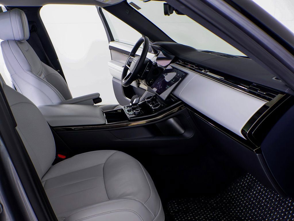 Used 2023 Land Rover Range Rover Sport SE image 8
