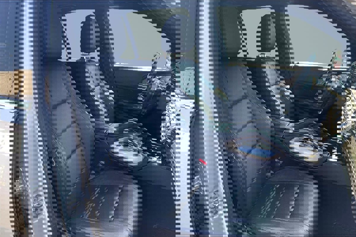 Used 2020 Mercedes-Benz GLE 350 w/ Premium Package image 7