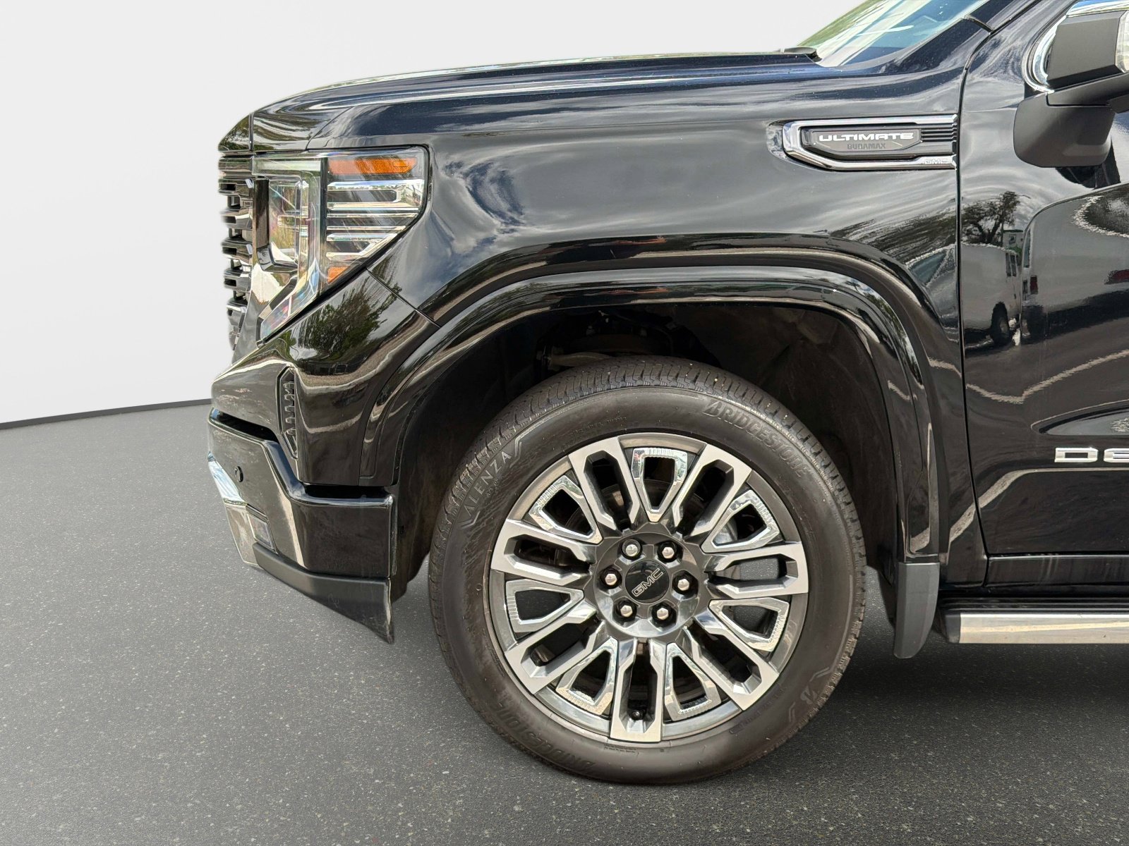 Used 2025 GMC Sierra 1500 Denali Ultimate image 12