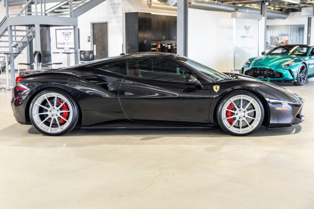Used 2019 Ferrari 488 GTB RWD image 7