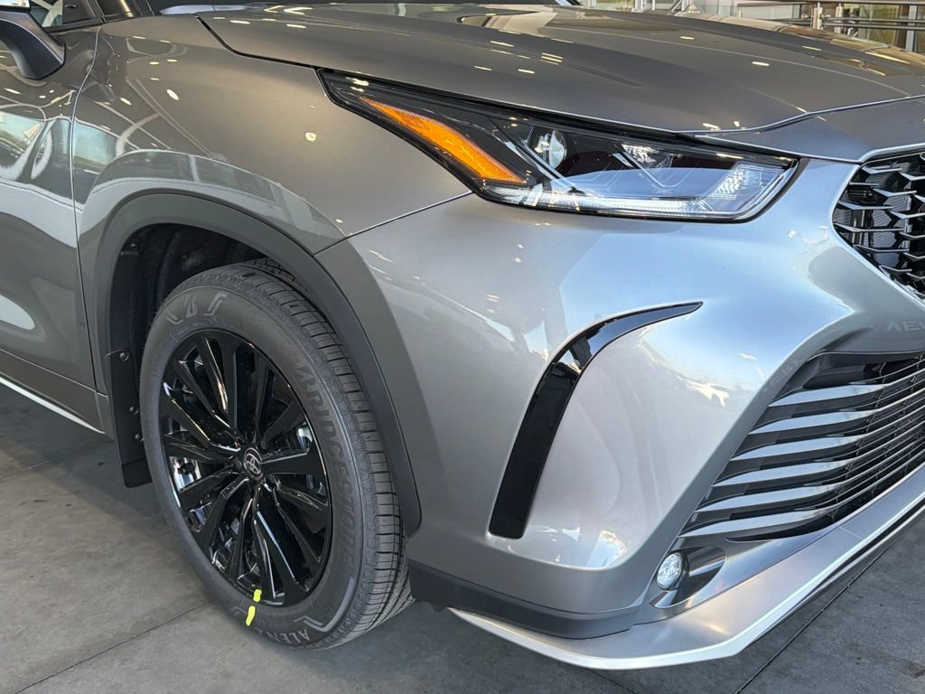 New 2026 Toyota Highlander XSE AWD/4WD image 8