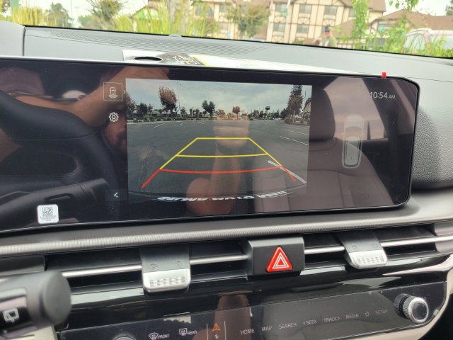 New 2026 Kia Sportage EX FWD image 9