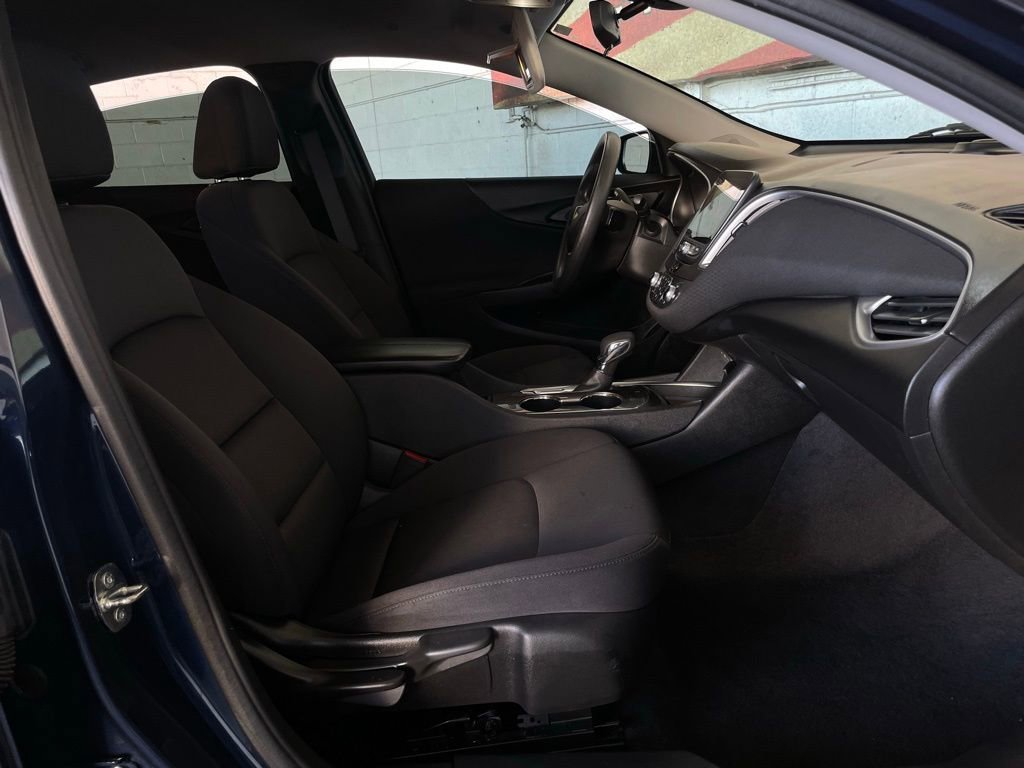 Used 2022 Chevrolet Malibu LT image 17