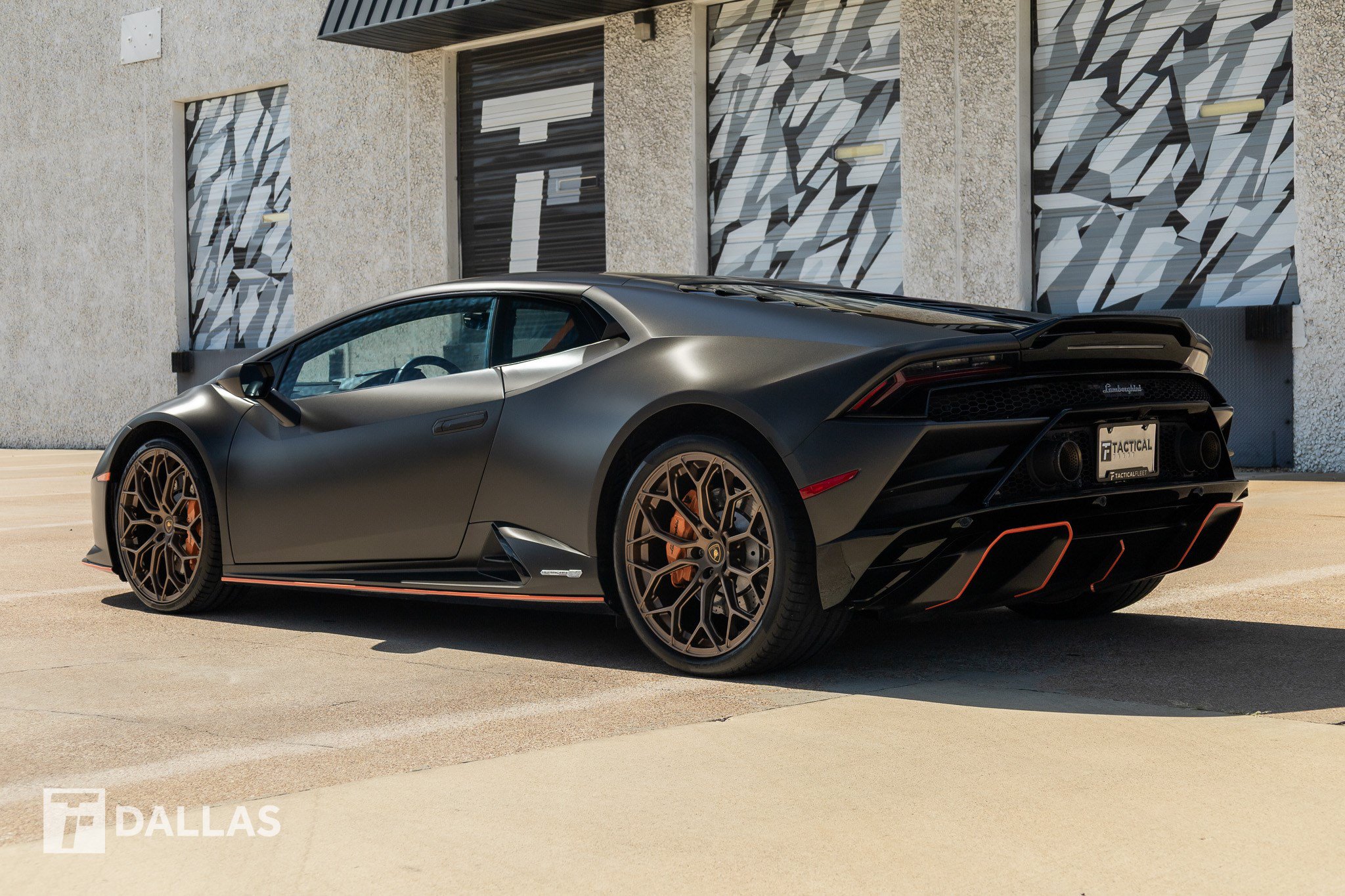 Used 2022 Lamborghini Huracan EVO RWD image 10
