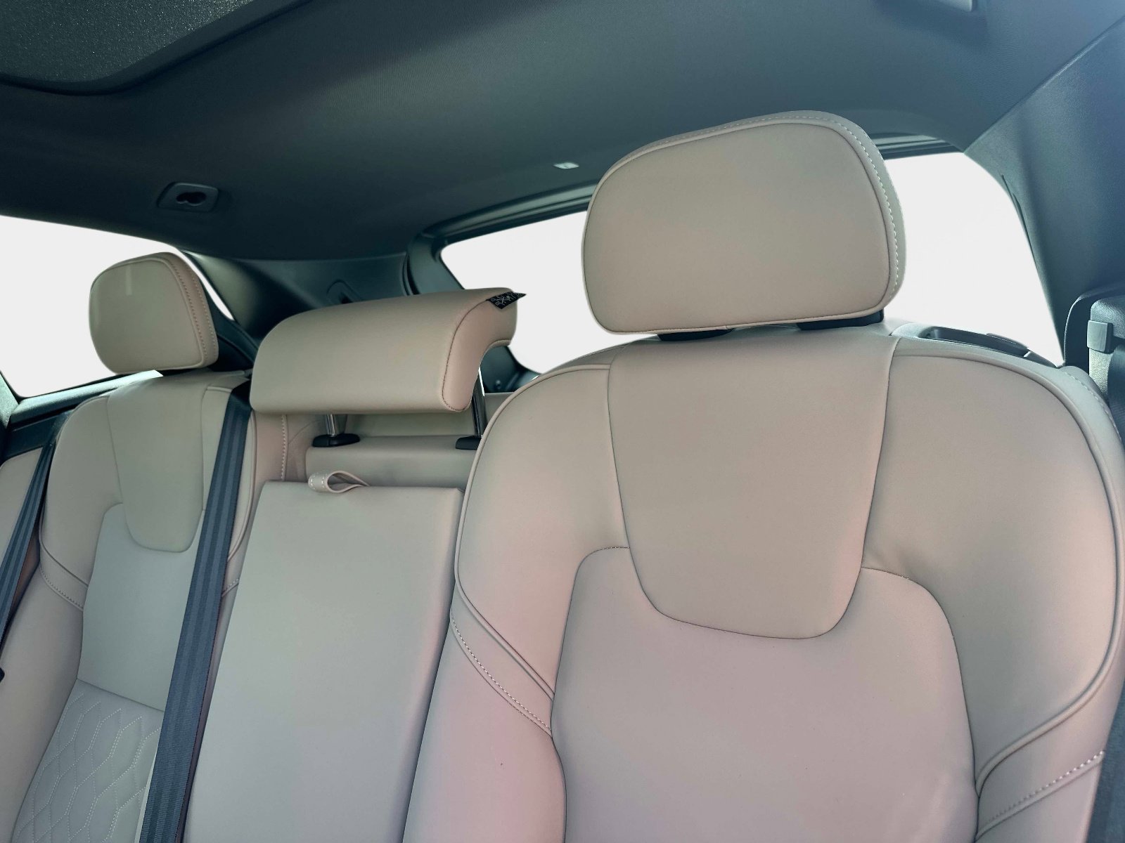 Certified 2026 Volvo XC60 B5 Plus w/ Protection Package Premier image 15