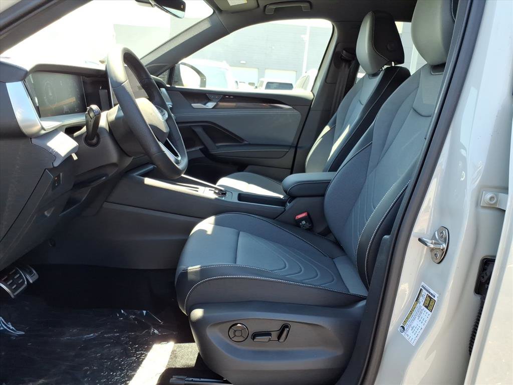 New 2026 Volkswagen Tiguan SE R-Line image 9