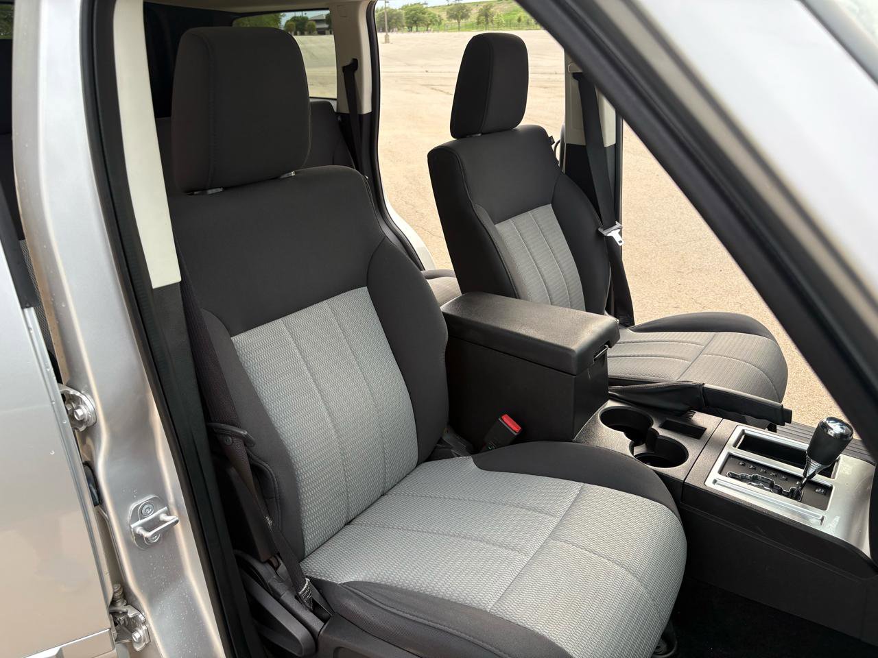 Used 2008 Dodge Nitro SLT w/ Convenience Group RWD image 28